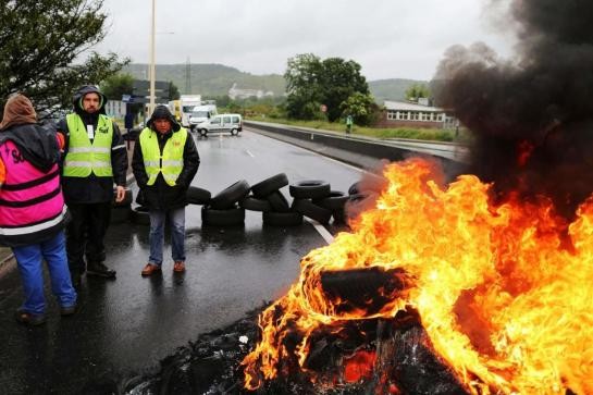 Loi Travail : les manifestations se multiplient, le point sur les blocages