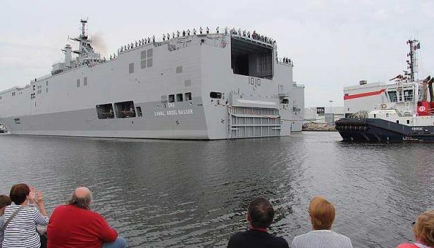 Mistral : Un premier porte-hélicoptères livré à l’Égypte, jeudi 