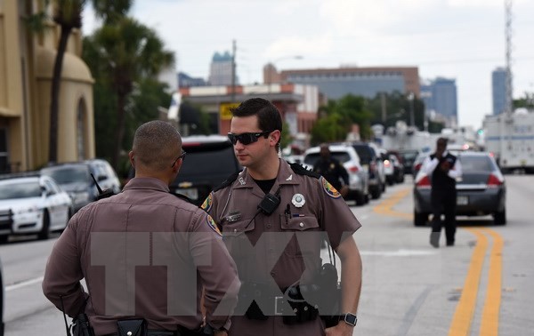 Fusillade d’Orlando : la question sur les armes à feu relancée