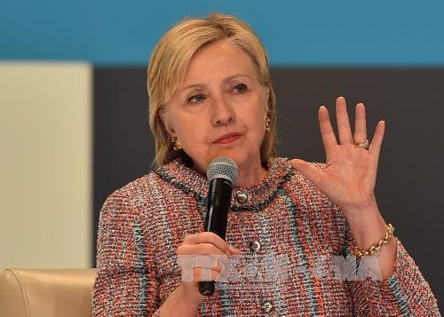 Clinton dénonce un tweet «antisémite» de Trump