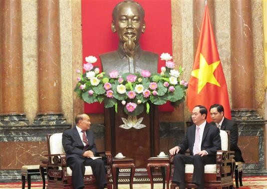 Le ministre cambodgien des Cultes et Religions reçu par Tran Dai Quang