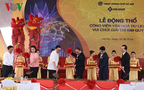 Le Premier ministre assiste à la mise en chantier du parc Kim Quy à Hanoï