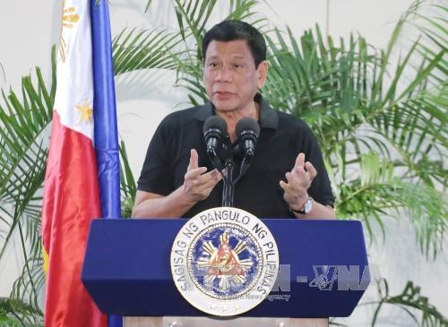 Philippines: après s'être comparé à Hitler, le président s'excuse