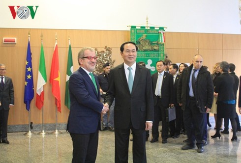 Tran Dai Quang rencontre le maire de Milan