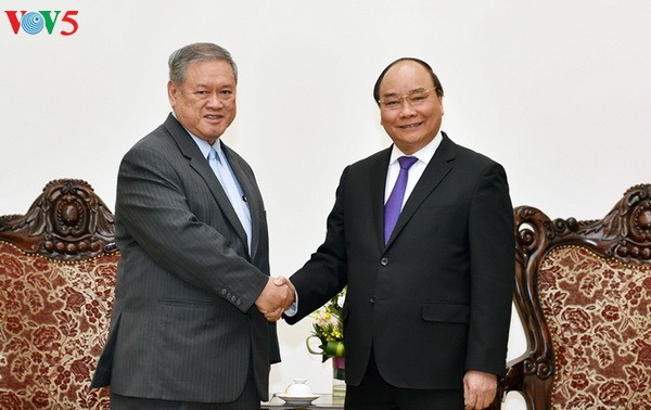 Nguyen Xuan Phuc rencontre le ministre brunéin des AE et du commerce