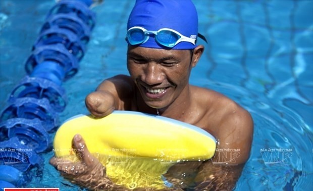 US holds swimming master class for Vietnamese coaches, atheletes with disabilities