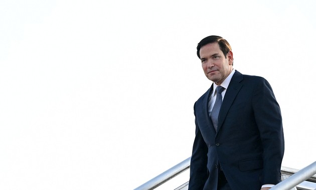 US Secretary of State makes first visit to Asia