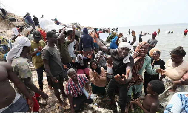 EU population hits record on migration boost