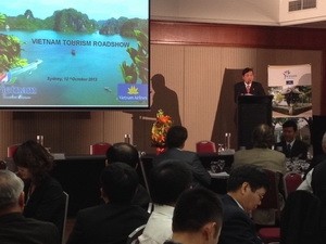 Menyosialisasikan pariwisata Vietnam di Australia.