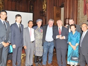 Memperingati Revolusi Agustus dan Hari Nasional Vietnam di Belgia, Hongkong dan Makau, (Tiongkok).