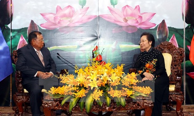 Kemenangan yang bersenjarah 30 April juga merupakan kemenangan rakyat Laos dan Kamboja