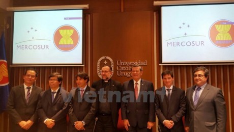 Uruguay membentuk Pusat Penelitian Mercosur-ASEAN