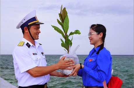 Pameran foto “Kaum pemuda demi laut dan pulau kampung halaman”