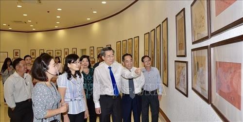 Kental dengan ciri kebudayaan tradisional melalui pameran: “Lukisan rakyat tradisional Viet Nam’.