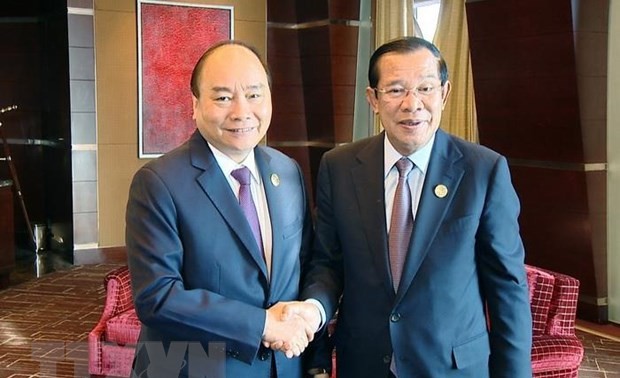 PM Nguyen Nguyen Phuc melakukan pertemuan dengan PM Kamboja di sela-sela BRF 2019