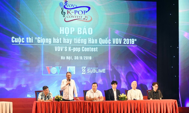 Mengawali kontes “Suara nyanyian bagus bahasa  Korea VOV 2019