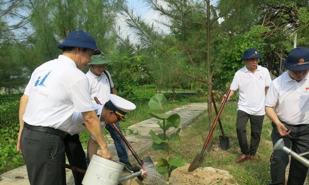 Membawa Rasa Cinta dari Daratan ke Kepulauan Truong Sa dan Anjungan DK-1