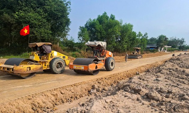 Hari Raya Tet di Lokasi Konstruksi Proyek-Proyek Titik Berat