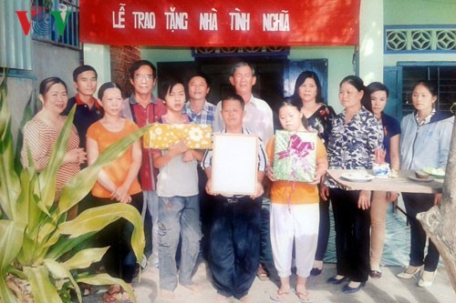 Toda la sociedad une esfuerzos para paliar el dolor naranja en Vietnam