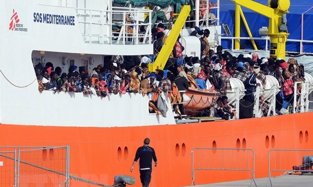 Cinco países europeos se reparten los migrantes del Aquarius