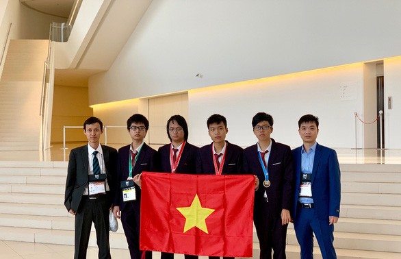 Ministerio de Educación y Formación de Vietnam alienta a los alumnos sobresalientes 