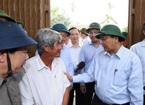 Premier vietnamita orienta la respuesta a los desastres naturales en el centro del país