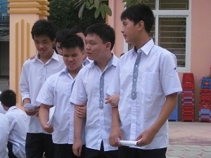 日本、バクザン省に無償援助を供与