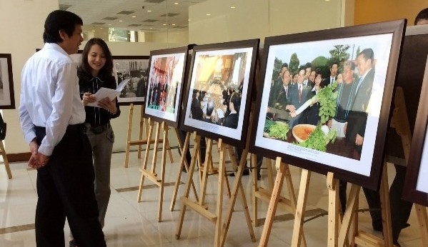 VNAと共同通信の写真展、ハノイで開幕