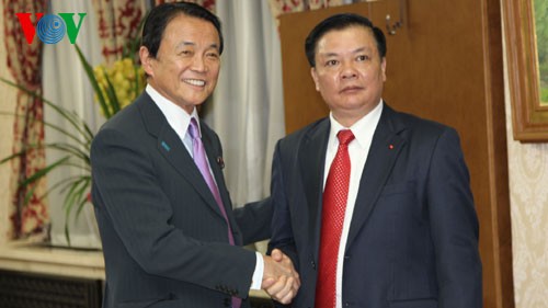 ズン財務相、日本を訪問