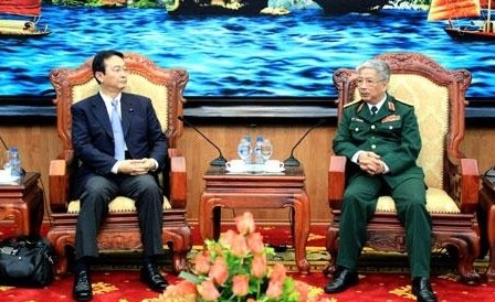 ビン国防次官、日本衆議員団と会見