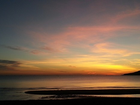 夕暮れのクアロービーチ