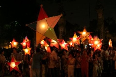 ベトナムの祭りを歌う