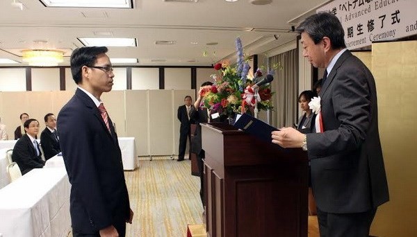 ニントゥアン原発の最初の訓練コース、終了