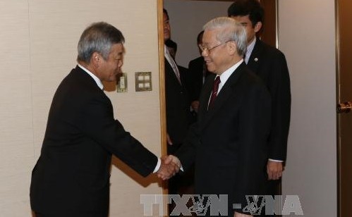 チョン書記長、日経新聞の社長と会見