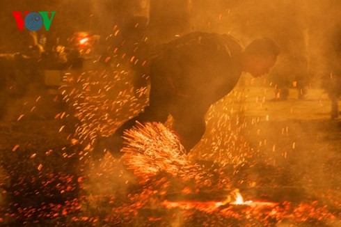 パテン族の「火祭り」