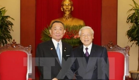 チョン書記長ら、山崎参議院議長と会見