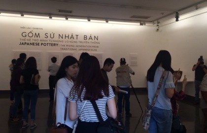 ハノイでの「現代日本の陶磁器展」