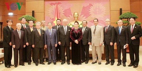 ガン国会議長、日越友好議員連盟の特別顧問と会見