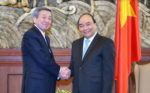 フック首相、自民党の幹事長代理と会見