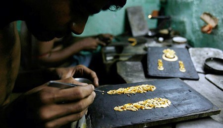 古都フエの貴金属細工職業