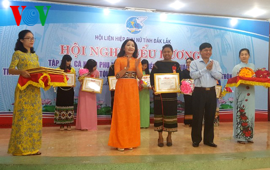 社会秩序の維持に貢献するダクラク省の女性たち