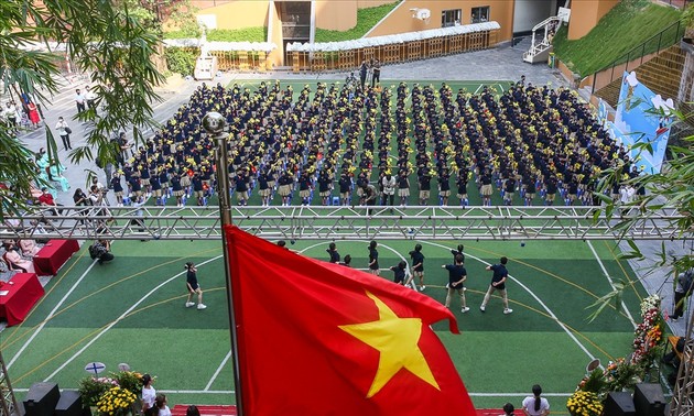 入学式を祝う歌と学校への愛にちなんだ歌