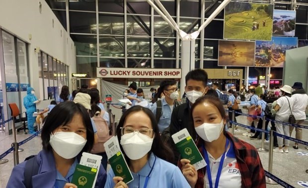 ３回目のワクチン接種済みのベトナム人労働者、日本入国後、7日間の隔離不要