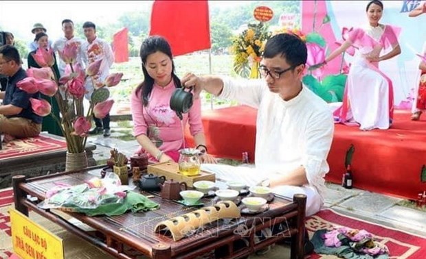 コンソンキェップバック遺跡の秋祭り 観光回復を促進