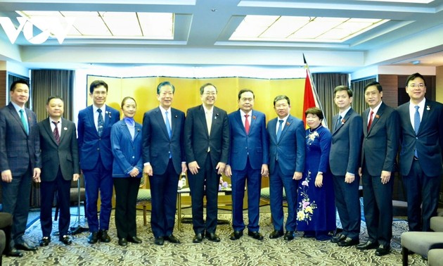 マン国会議長 日本の共産党、公明党の指導者と会見