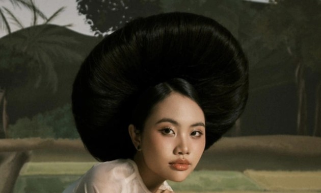 人気ある歌声女性歌手フオン・ミ・チー