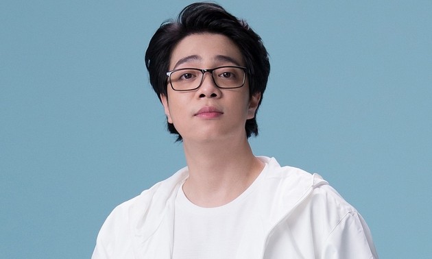 歌手ブイ・アイン・トゥアンの特集