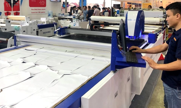 ホーチミン市の企業 AI導入で生産性と競争力を向上