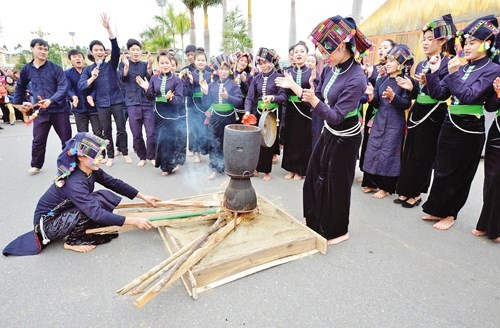 Menjamin hak pengembangan kebudayaan dari warga etnis minoritas