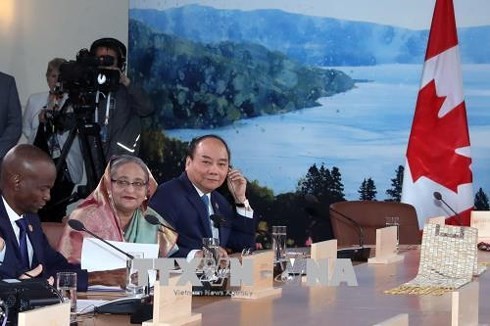 PM Viet Nam, Nguyen Xuan Phuc mengeluarkan gagasan tentang “Mekanisme kerjasama global mengenai  pengurangan sampah plastik”  di depan KTT G7 yang diperluas 